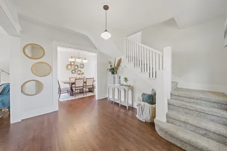 The Reddish House: 6th Ave, UPS, UW, Ruston