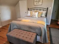 Newly renovated home less than a mile from the University of Notre Dame Hotel a Clay Township