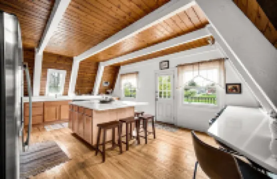 6bedroom 3 bath amazing home, near lake max 馬歇爾縣酒店