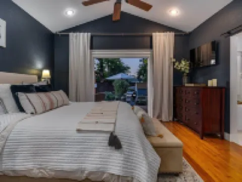 Gourmet Kitchen in Wine Country w/Hot Tub + Office Hotels in Windsor