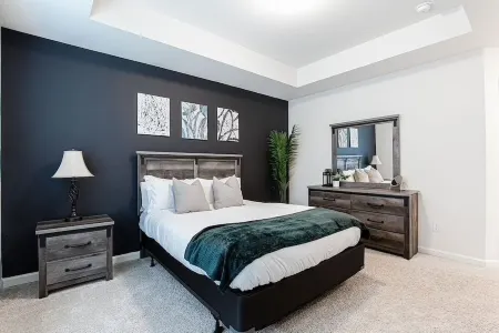 A Traveler’s dream; Private Townhome 15min to Airport in peaceful Union City