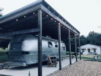 River Home& 15 acres with your own beach next to Hodgson Mill.