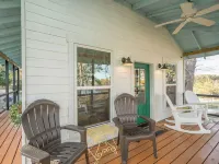 Knox Lakeside Cottage, 1 bedroom plus loft on Lake O' the Pines Hotels in Upshur County