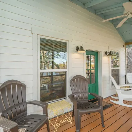 Knox Lakeside Cottage, 1 bedroom plus loft on Lake O' the Pines Отели в г. Апшур