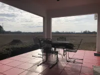 Hilltop Retreat . Private house surrounded by nature. Just 2 miles from Lake. Hotels in Eufaula