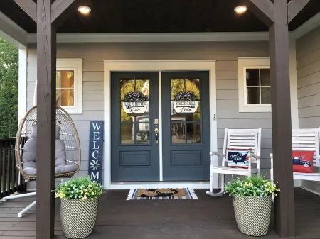 Bueller's Barrel House - Your Exquisite Getaway (Golf Cart Included)