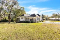 Historic 3BR with Porch & Fire Pit near Downtown Hotels in Simpsonville