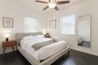 Charming 3 BR FREE parking FREE WiFi 보인턴 타운 센터 주변 호텔