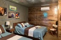 5 Cabins at The Lazy Buffalo, Wichita Mountains Cache Lawton Fort Sill sleeps 16