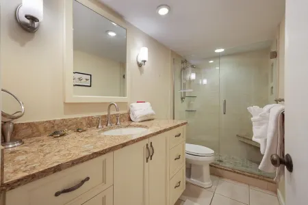 Turtle Shores BEACHFRONT Retreat!  Waterfront oasis to completely unwind!