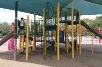 Contemporary Coastal Retreat with 3 Masters, Minutes to beaches