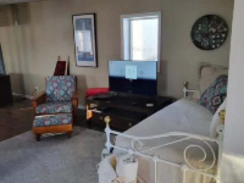 Croton Pond Cottage and dock- pet friendly! Hotels in Croton Township