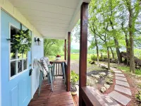 Couple's Cottage located on a private, serene equestrian farm!