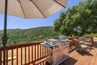 Mountain Family & Pet Home - Hot Tub - Hiking Trail - Valley Back Yard View