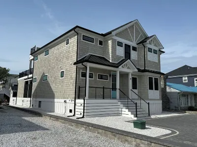BUILT in 2024-Canal Front, Pool, Swim Up & Covered Bar