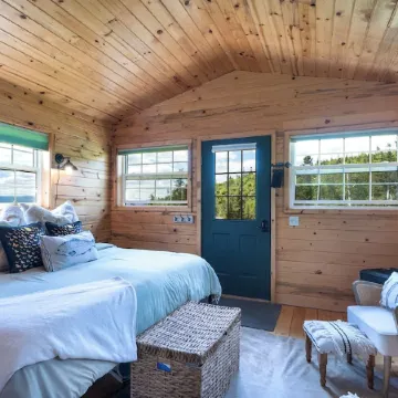 Montana cozy cabin with million $ views of Flathead Valley, 30 miles to Glacier