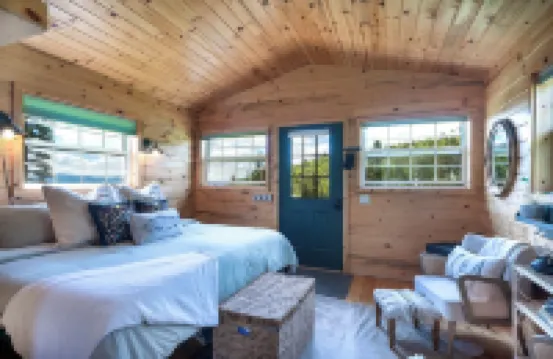 Montana cozy cabin with million $ views of Flathead Valley, 30 miles to Glacier