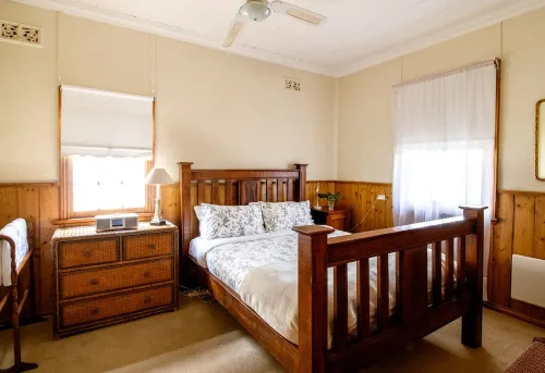 Gorgeous, pet friendly, family sized cottage in the perfect location.