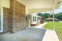 Spacious & Cozy ~ Close to Fort Moore ~ Pool Table