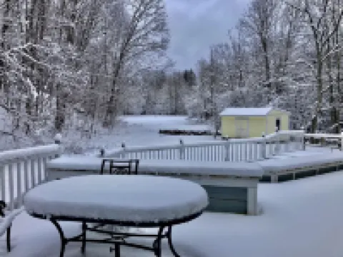 GREAT FOR FAMILIES! 3 MINUTE WALK TO MAIN STREET & 1 MILE FROM WINDHAM SKI MT.