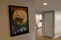 Updated Basement Apartment with Hottub & Incredible City View