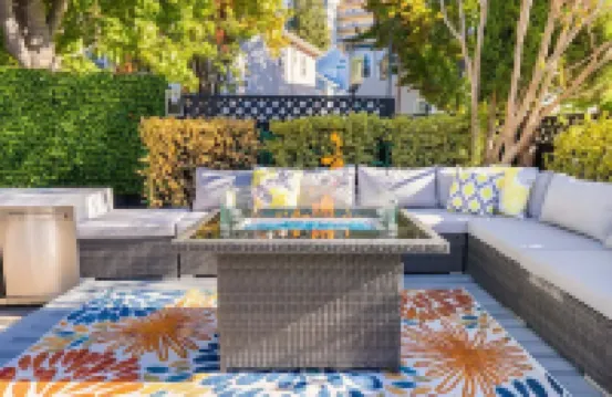 Hidden Gem - Luxury Living - Walk Everywhere