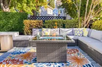 Hidden Gem - Luxury Living - Walk Everywhere