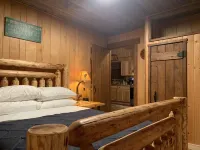 2Q Cabin near Leesville Lake ~Pets welcome~