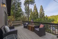 Two adjacent Summer Cabins w/ hot tub and glamping - sleeps 20