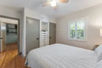 Spacious 1 block to Downtown Mt. Dora "The Brick Haven" with Garage Gameroom!!