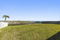 Jacksonville Beach Front Paradise-Close to Mayo