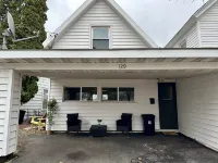 Newly remodeled 3 bedroom home. Steps from the legendary Surf Ballroom Sleeps 8!