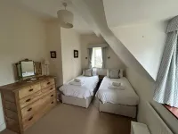 Quiet Cowfair Cottage In Central Cotswolds With Lovely Garden