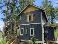 Private 2 bedroom Cottage on a Lagoon. - 3-Star