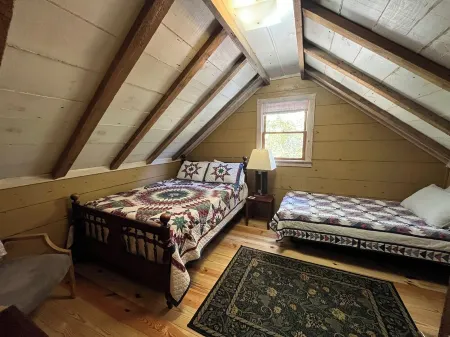 Historic Log Cabin on a homestead! Pet-Friendly!
