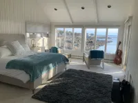 Ocean front, quiet remote area minutes from Downtown York and Ogunquit - Homestays