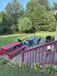 2 Bd Private Cabin,50 Min to Ski&Snowmobile. Walk Trails, 30 Acre.1 Pet Allowed