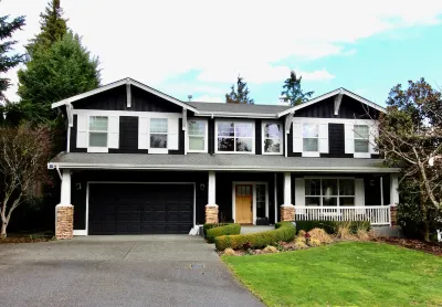 LOCATION JACKPOT Downtown Bellevue. Spacious, Beautiful, Hot Tub, Fire Pit Các khách sạn gần KidsQuest Children's Museum