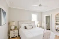Driftwood Haus - Steps to Beach - 7 Separate Beds - Pet Friendly - Pool - Grill