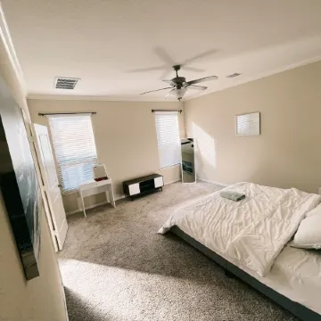 Spacious, New build 4 bedroom house in Conroe