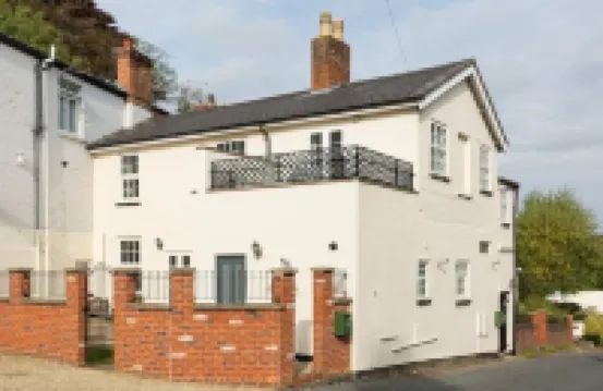 Malvern Wells Apartment with Lovely Balcony Views