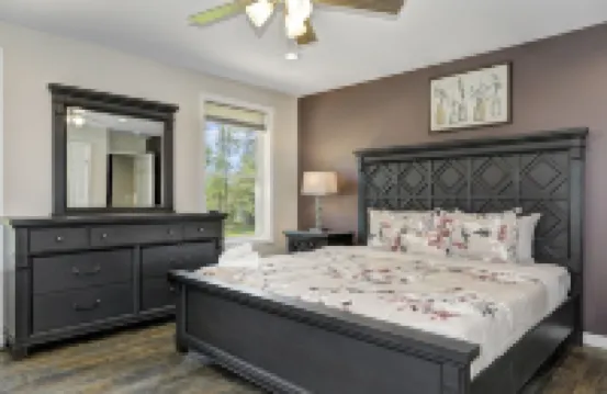 Luxurious Chalet in Blakeslee: Game Room, Hot Tub, Lake Access, Fire pit