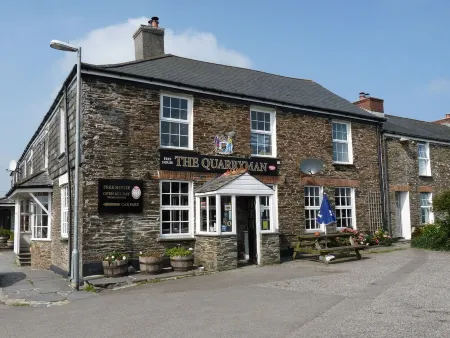 Apartment with Dramatic Views Across to Padstow, the Camel Estuary and the Sea.