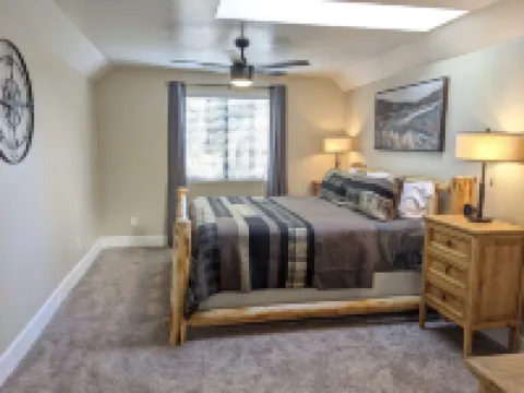 5Br Flagstaff Cabin • Deck • Games • 1 Acre• Hiking 卡馳納山莊酒店