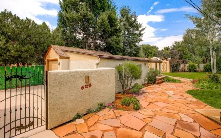 Best Backyard with Gas Grill, Fire-Pit, Private Gym, Hot-Tub, and Porch Swing!