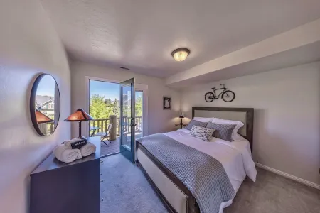 Powder Mountain Base Camp - Moose Hollow Ski and Golf