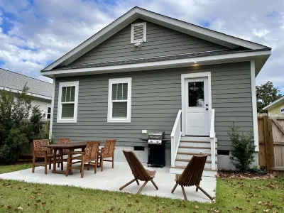 Haven House: New Bungalow near downtown, close to all! Hotels near One Tree Hill: TRIC