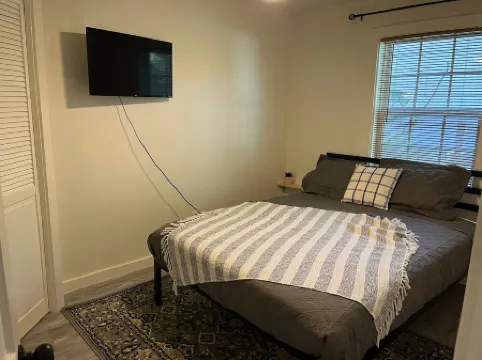 The Archer House - 1 Block from Spring River.  2 Bedrooms + Loft Bedroom!