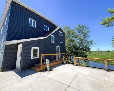 Waterfront 3 bedroom upper vacation home. アルゴマのホテル