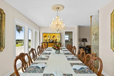 4000 sq. ft. Historic Hilltop Home/Panoramic Ocean & Sound View/Event Friendly